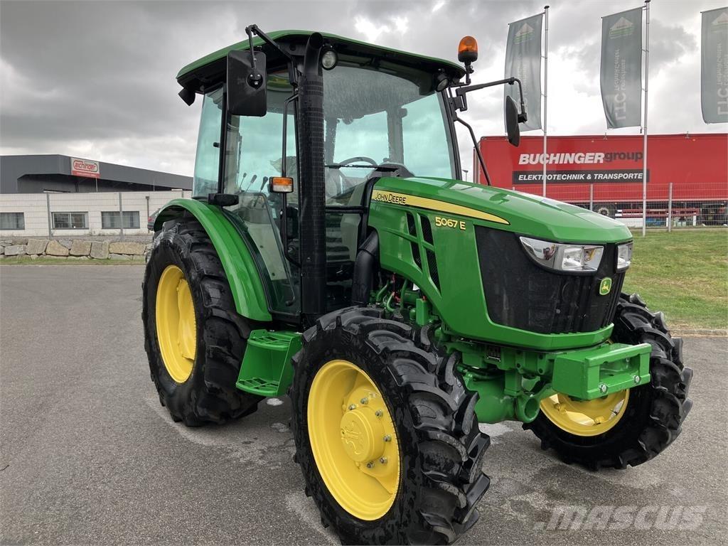 John Deere 5067E Traktori