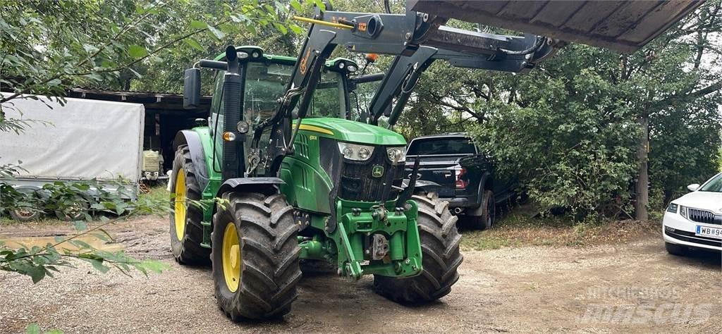 John Deere 6130R Traktori