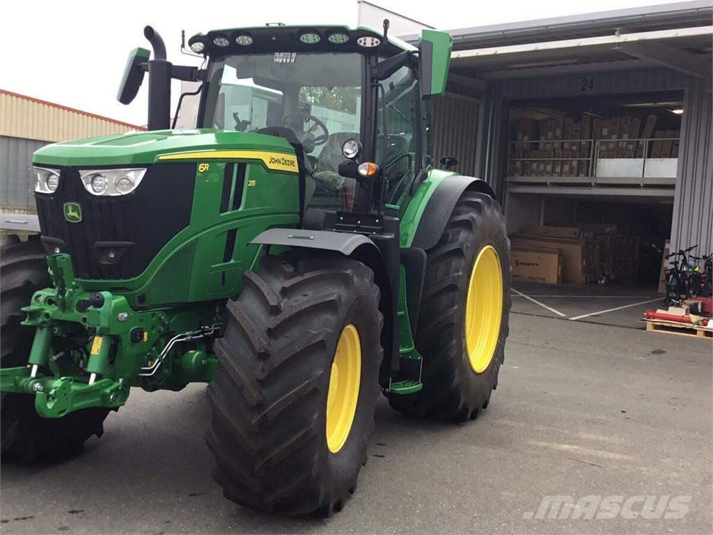 John Deere 6R215 Traktori