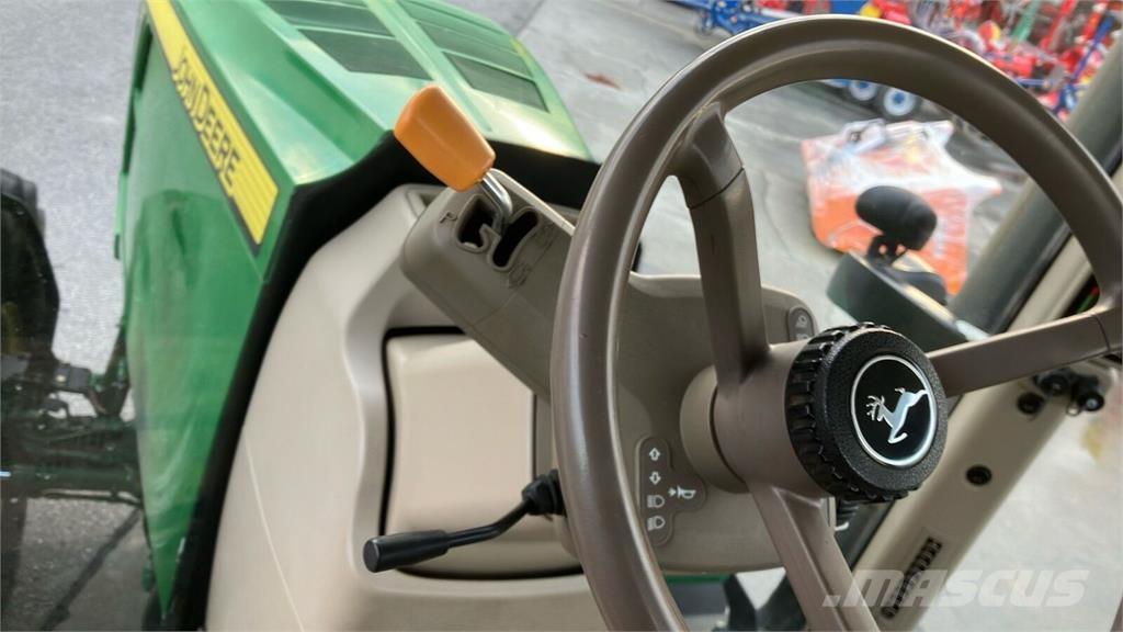 John Deere 7230R Traktori