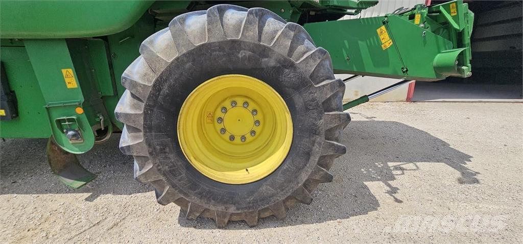 John Deere T550 Kombajni
