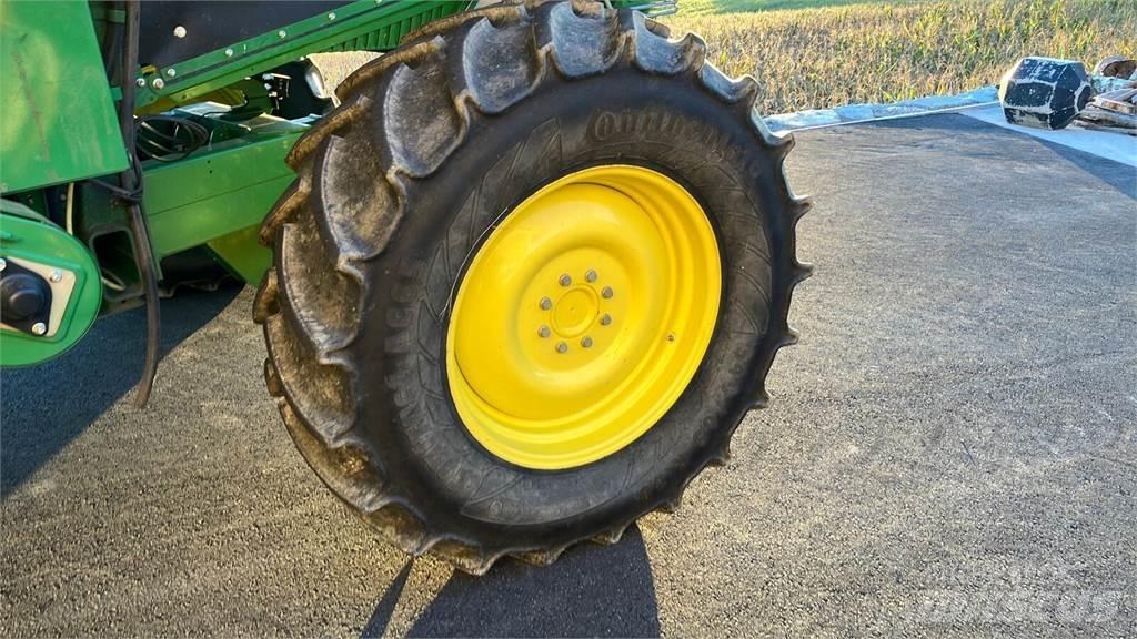 John Deere T550 HM Kombajni