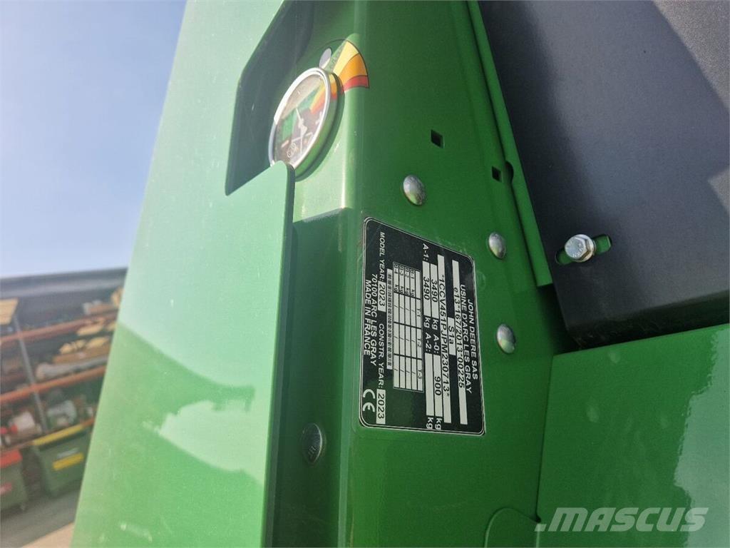 John Deere V451M Prese/balirke za rolo bale