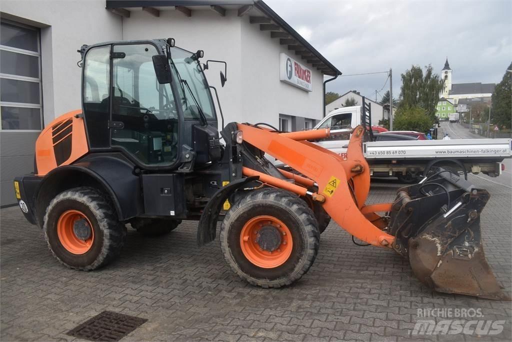 Komatsu WA100M-7 Utovarivači na točkove