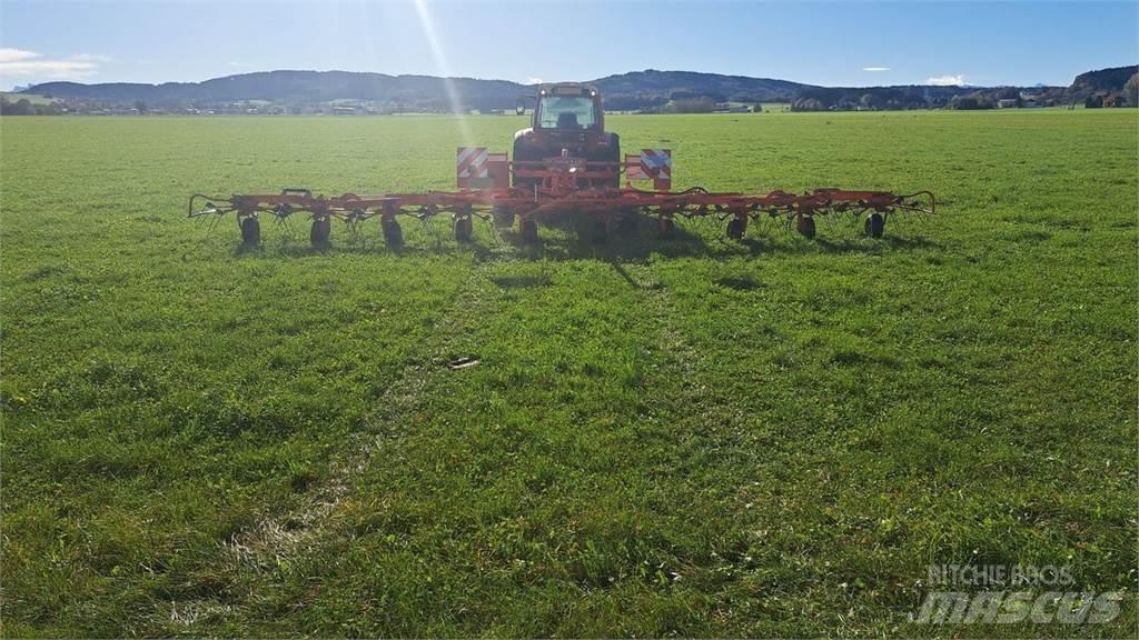 Kuhn GF 10802T Okretači i sakupljači sena