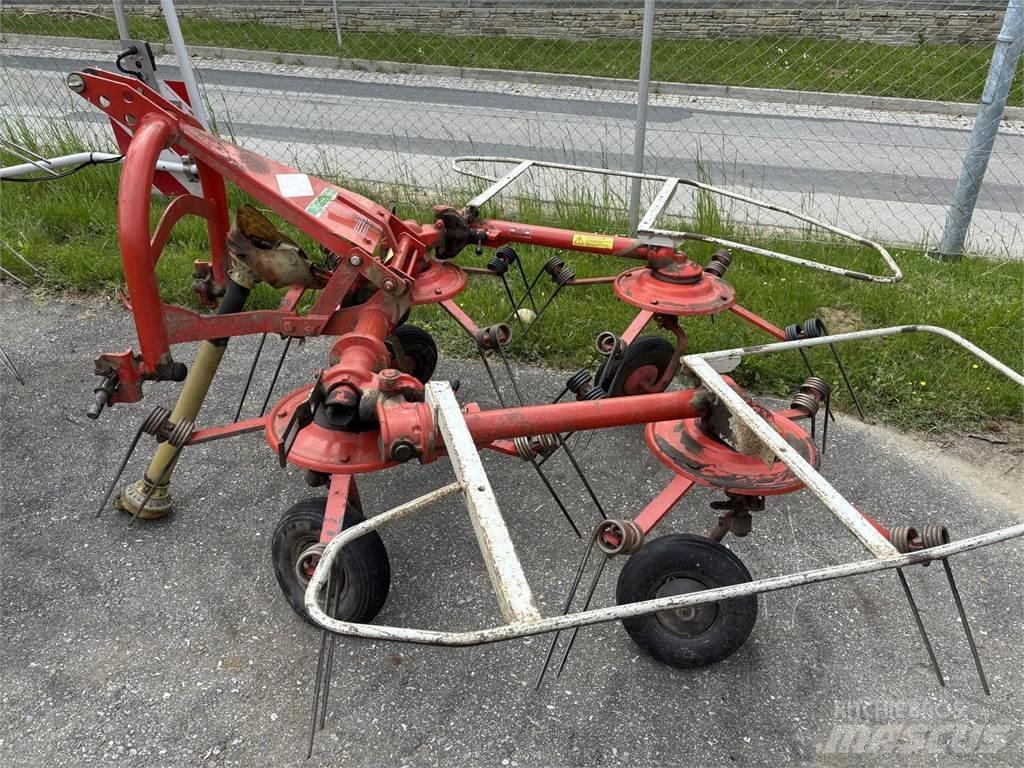 Kuhn GF 440 P Okretači i sakupljači sena