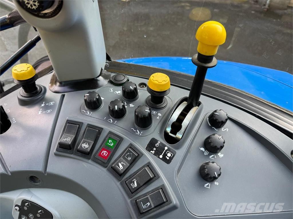 New Holland T4.115 Traktori