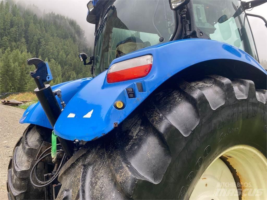 New Holland T7040 Traktori