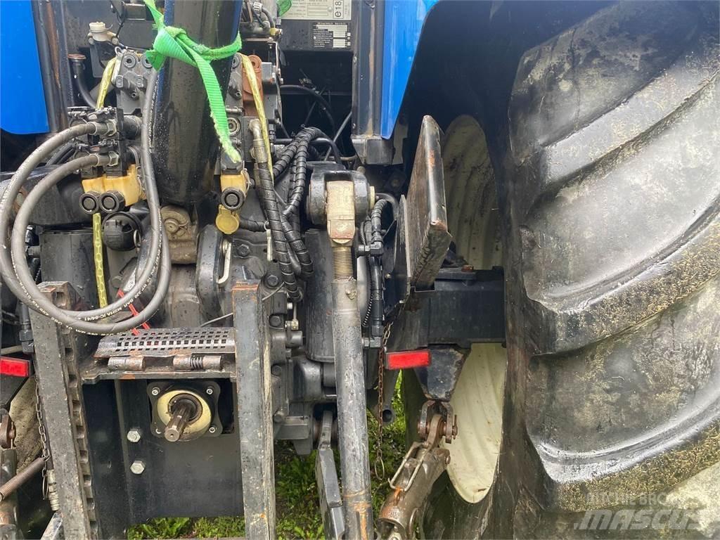 New Holland T7040 Traktori