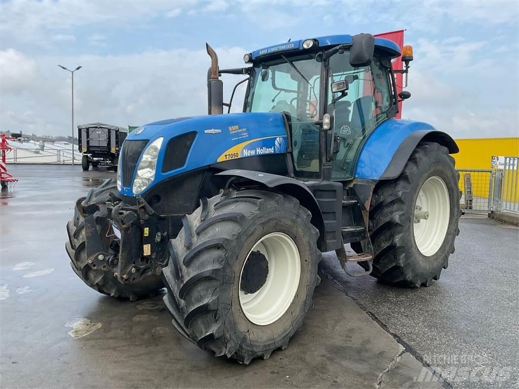 New Holland T7050 Traktori