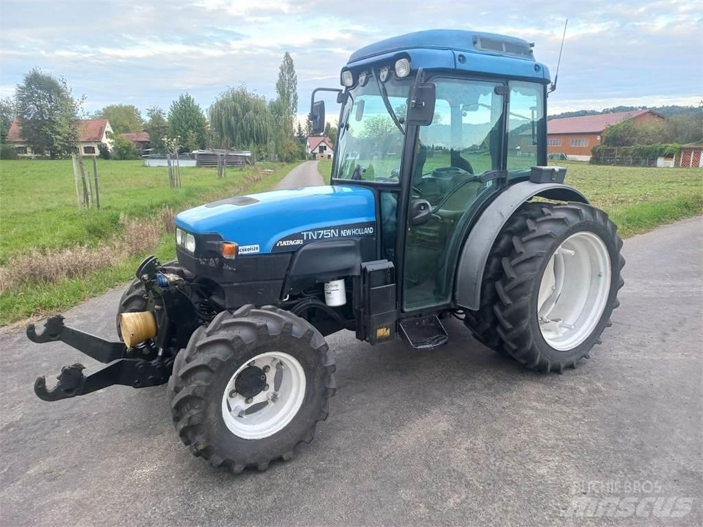 New Holland TN-N 75 Traktori