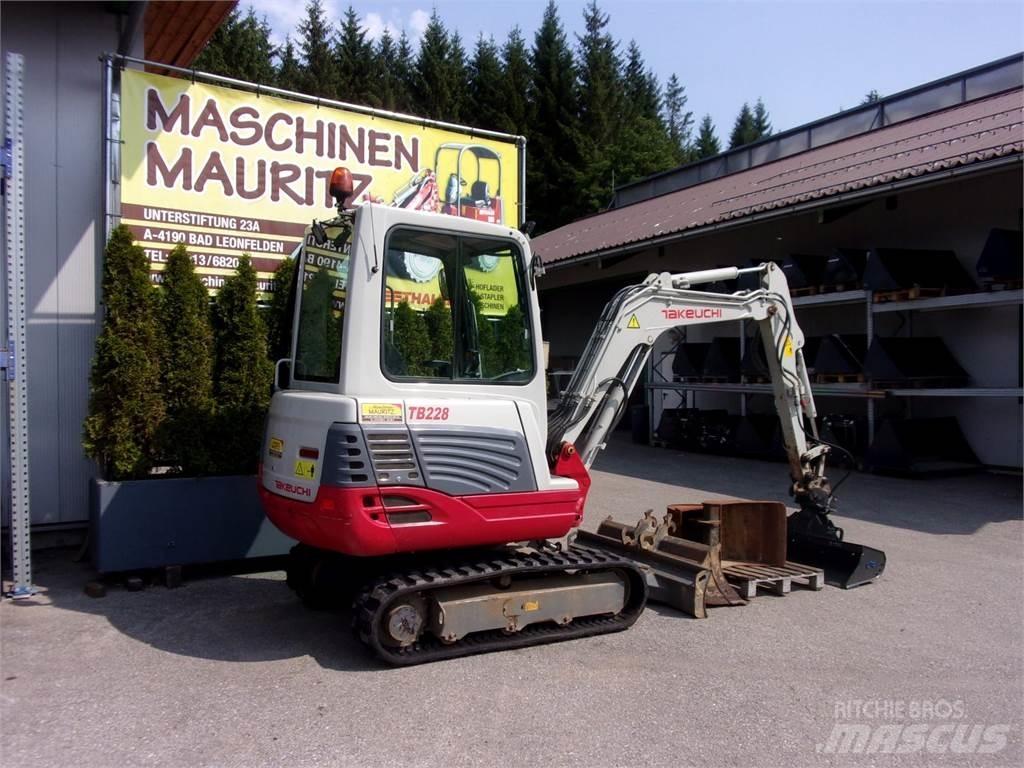 Takeuchi TB228 Mini bageri < 7t