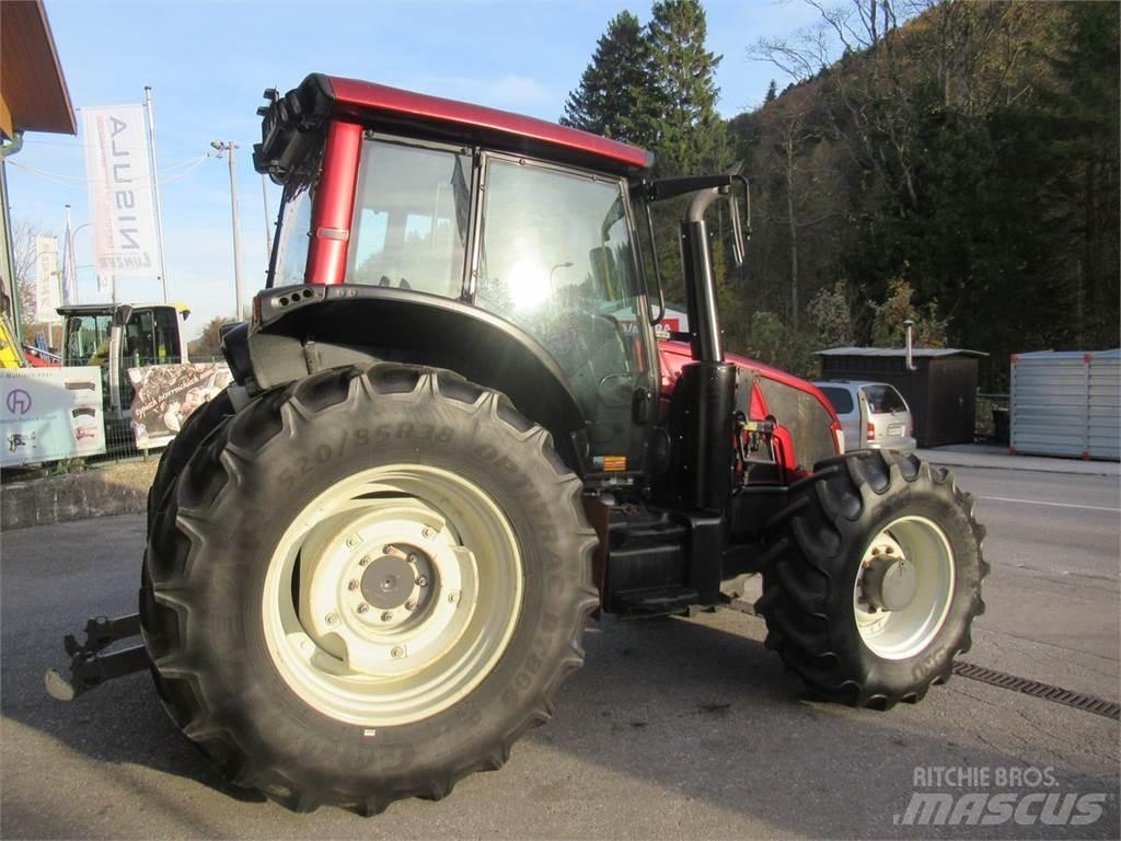 Valtra N163D Traktori