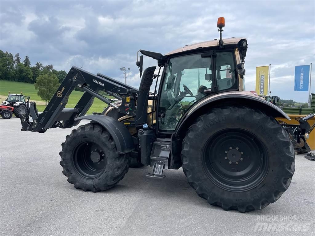 Valtra N174 HiTech Traktori