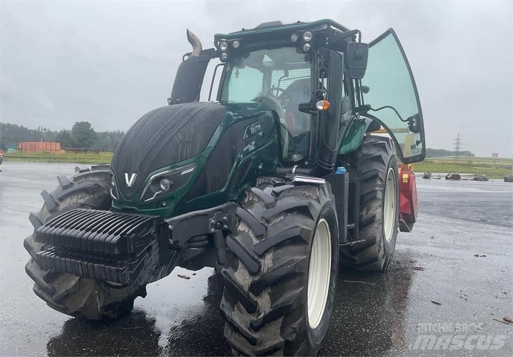 Valtra T174 Traktori