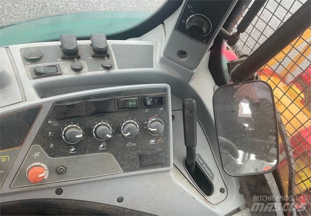 Valtra T174 Traktori