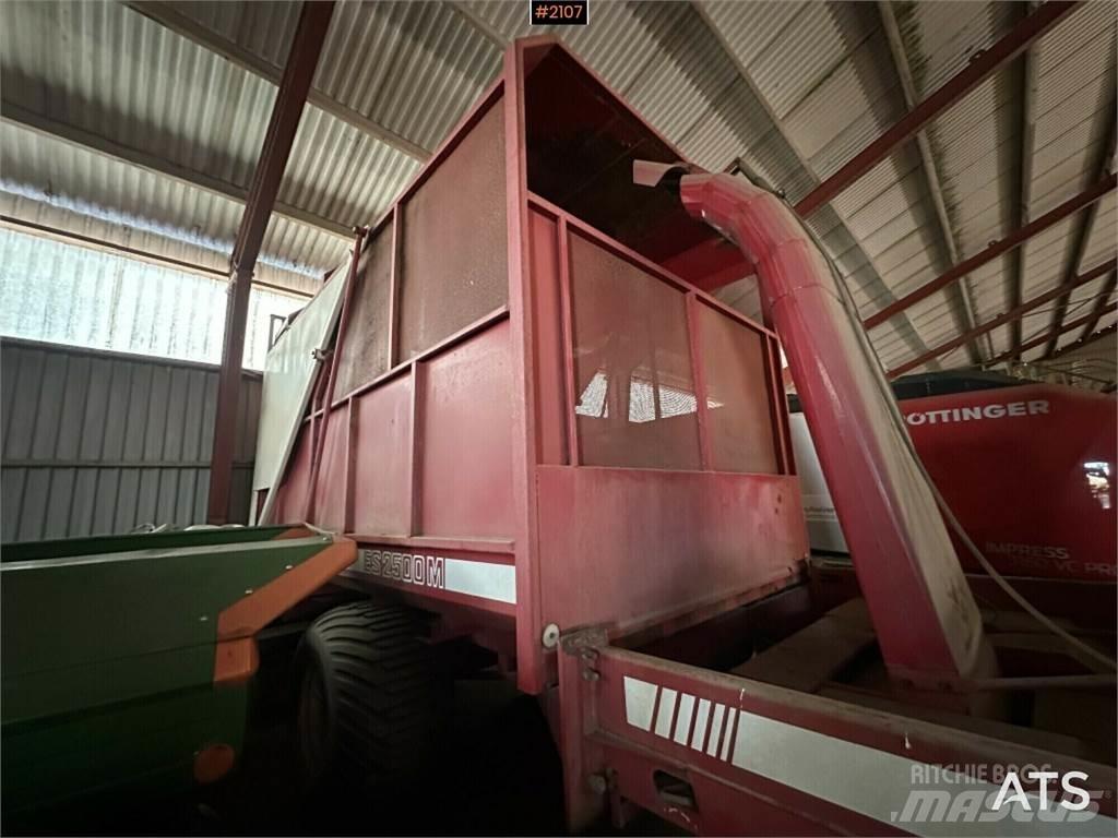 JF ES2500M Samoutovarne prikolice