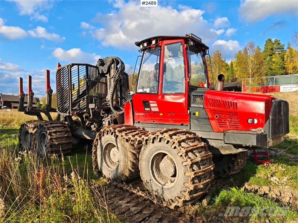 Komatsu 895 Forvarderi