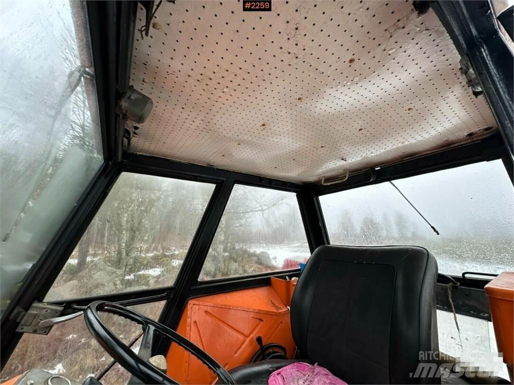 Ursus 385 Traktori