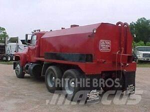 Mack R690ST Kamioni za vodu
