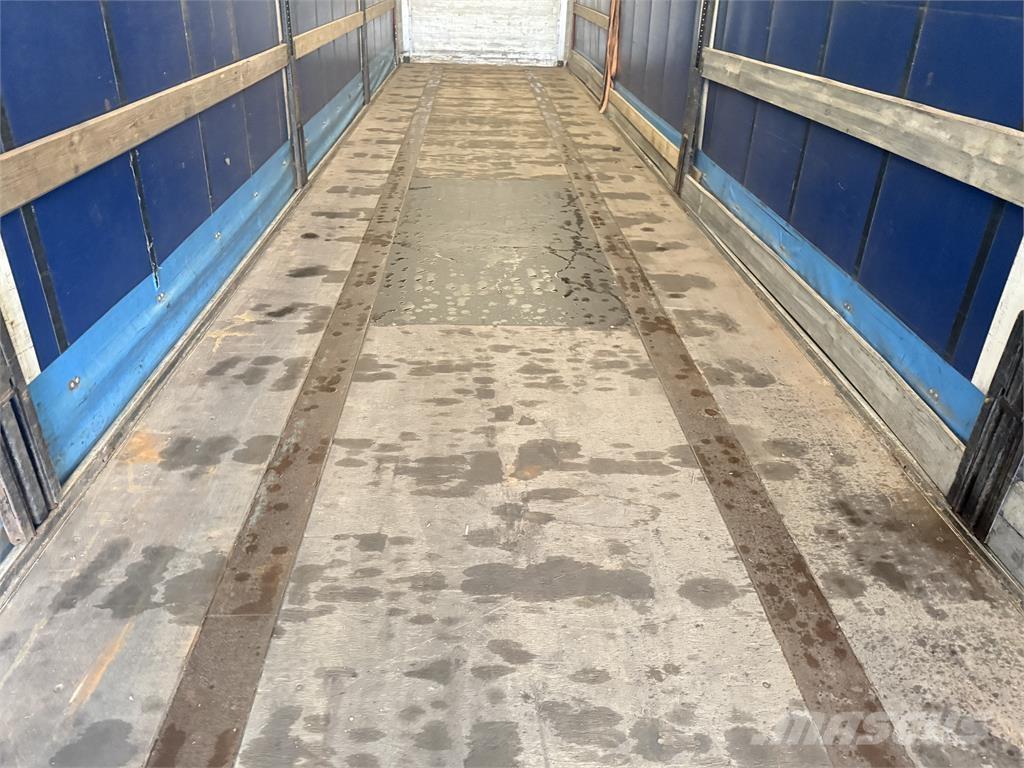 KLC Trailer 34 pl. Poluprikolice sa ciradom