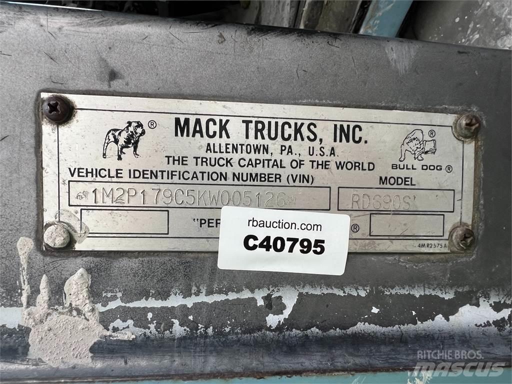 Mack RD690S Pomoćne mašine