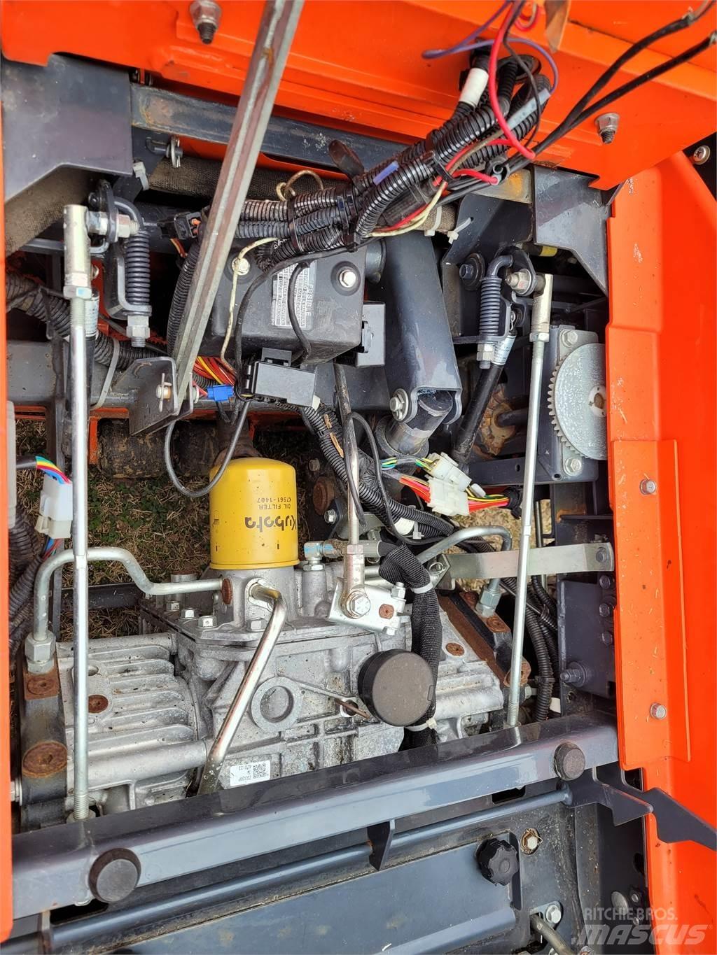 Kubota ZD326 Traktorske kosilice