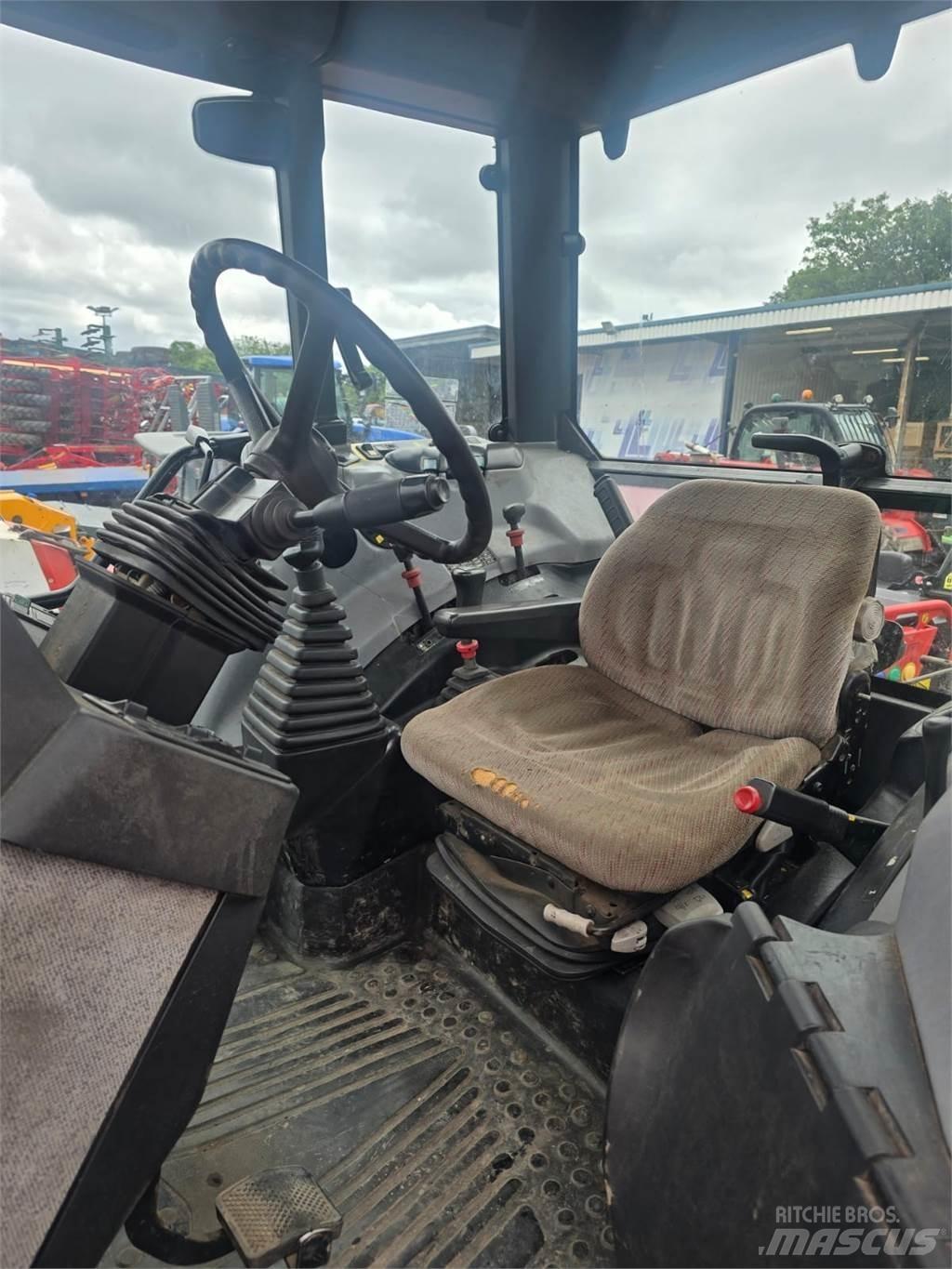Case IH CS150 Traktori
