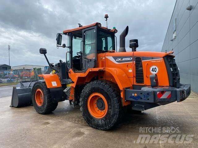 Develon Dl250-5 Utovarivači na točkove