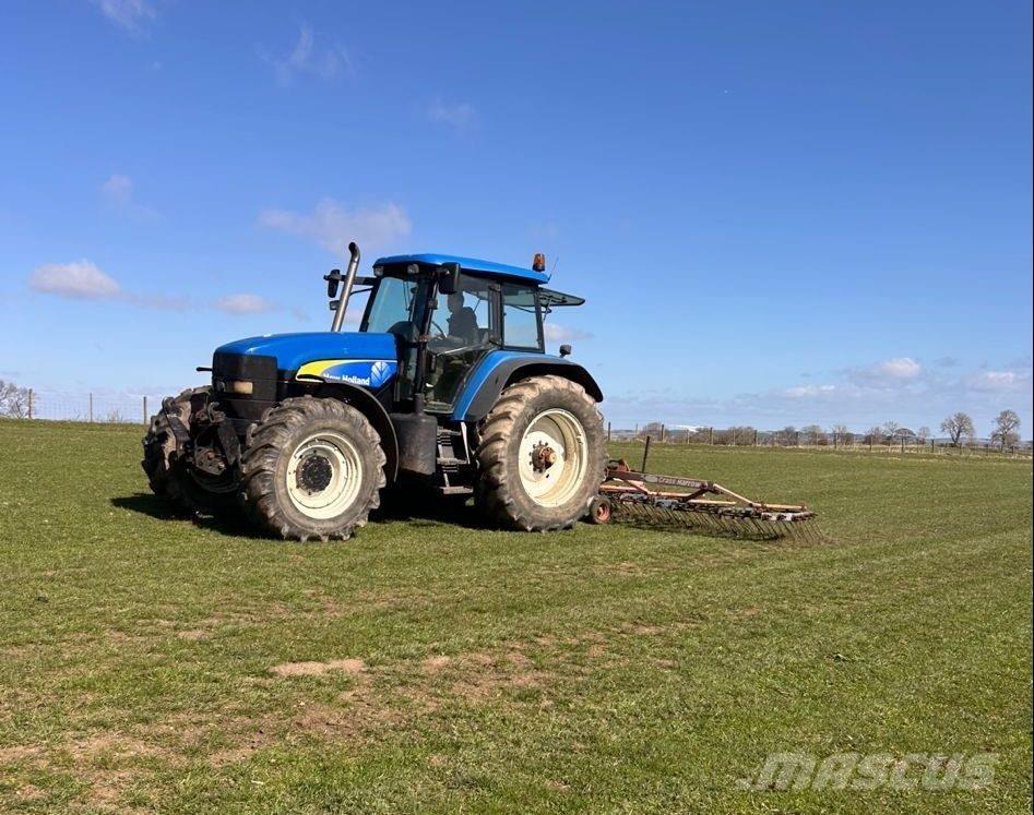 New Holland TM175 Traktori