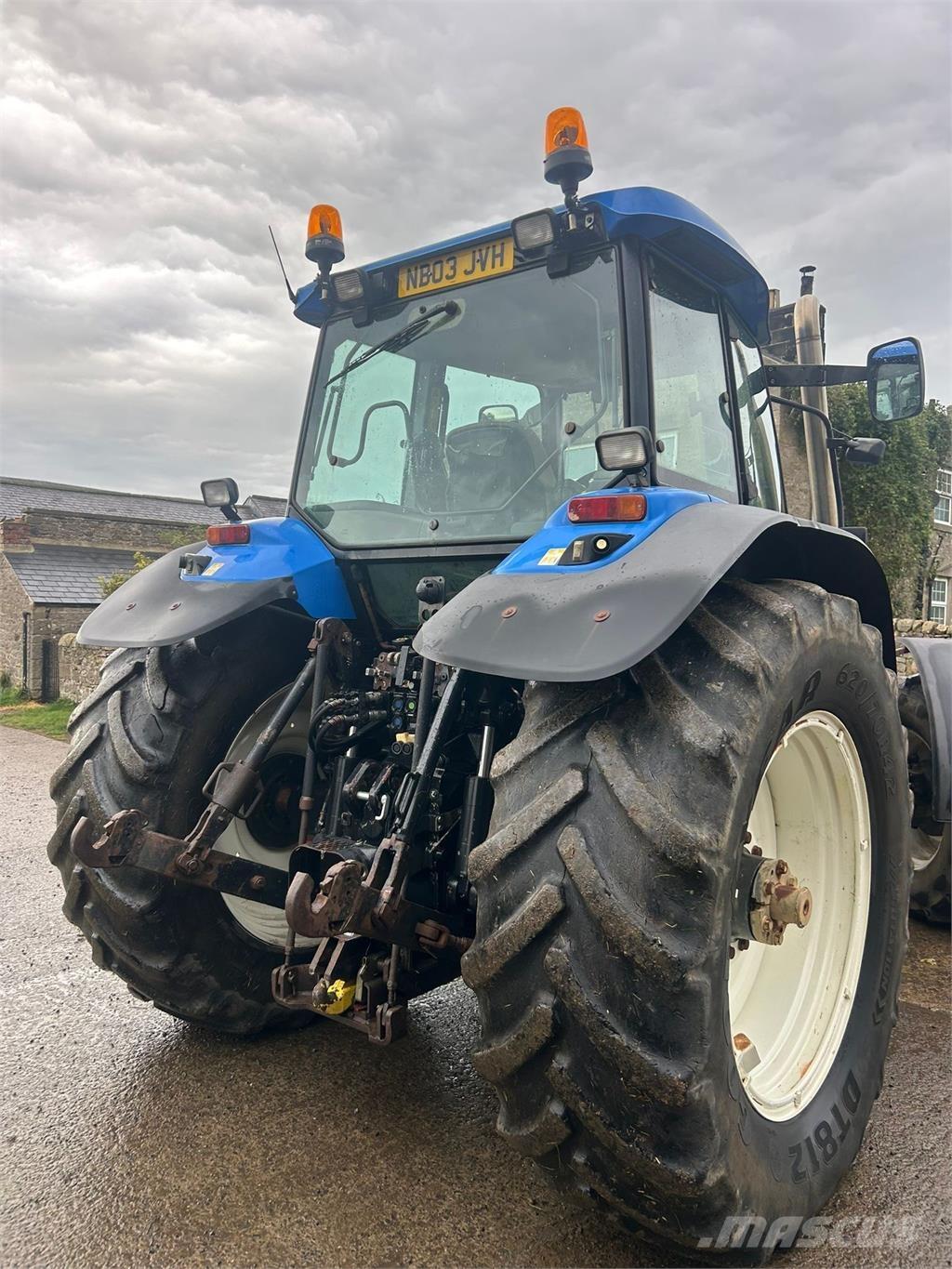 New Holland TM175 Traktori