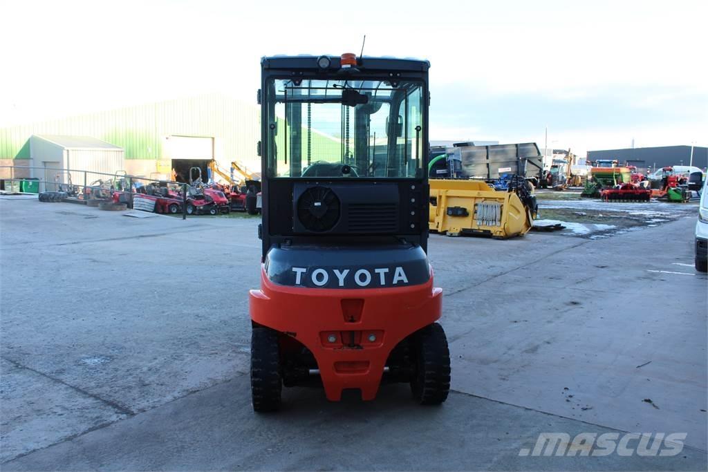 Toyota 4T Forklift Viljuškari - ostalo