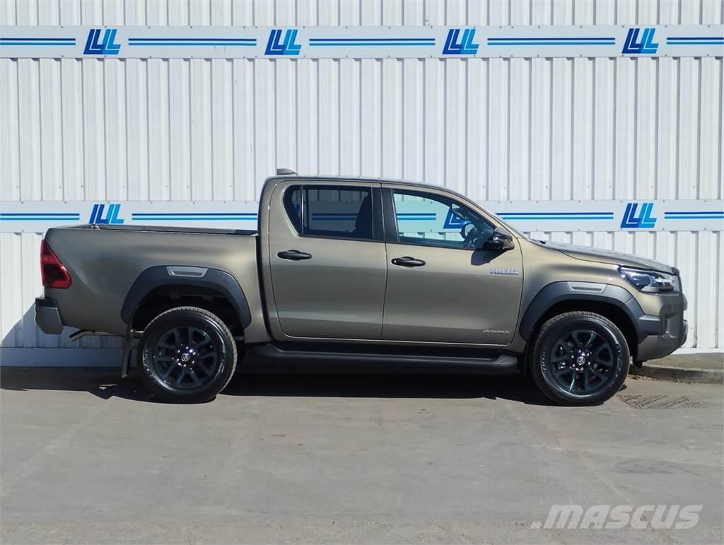 Toyota Invincible X Pik up kamioni