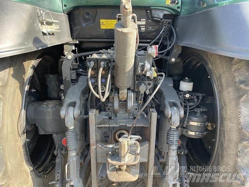 Valtra T174 Traktori
