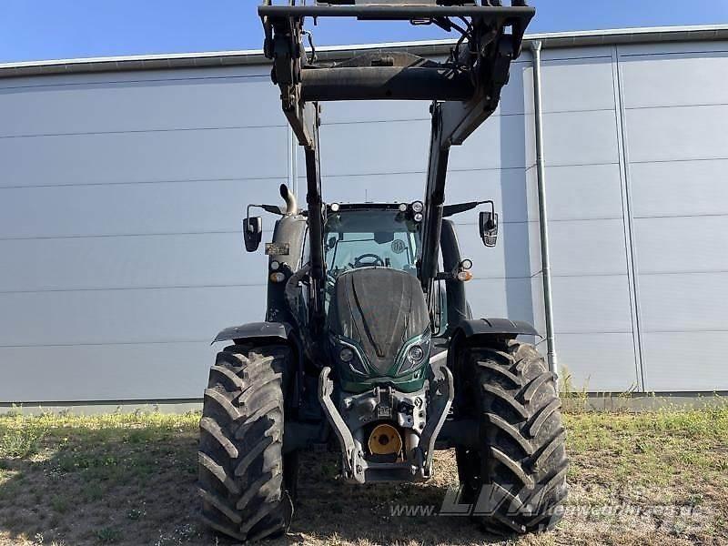 Valtra T174 Traktori
