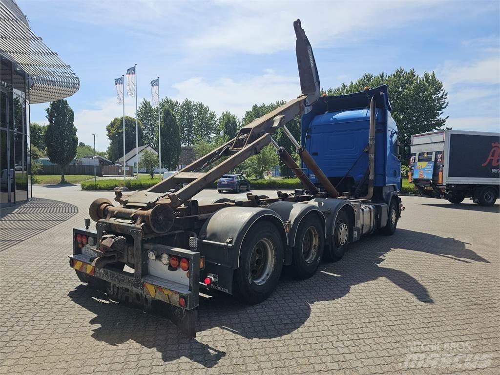 Scania R560 Rol kiper kamioni sa kukom za podizanje tereta