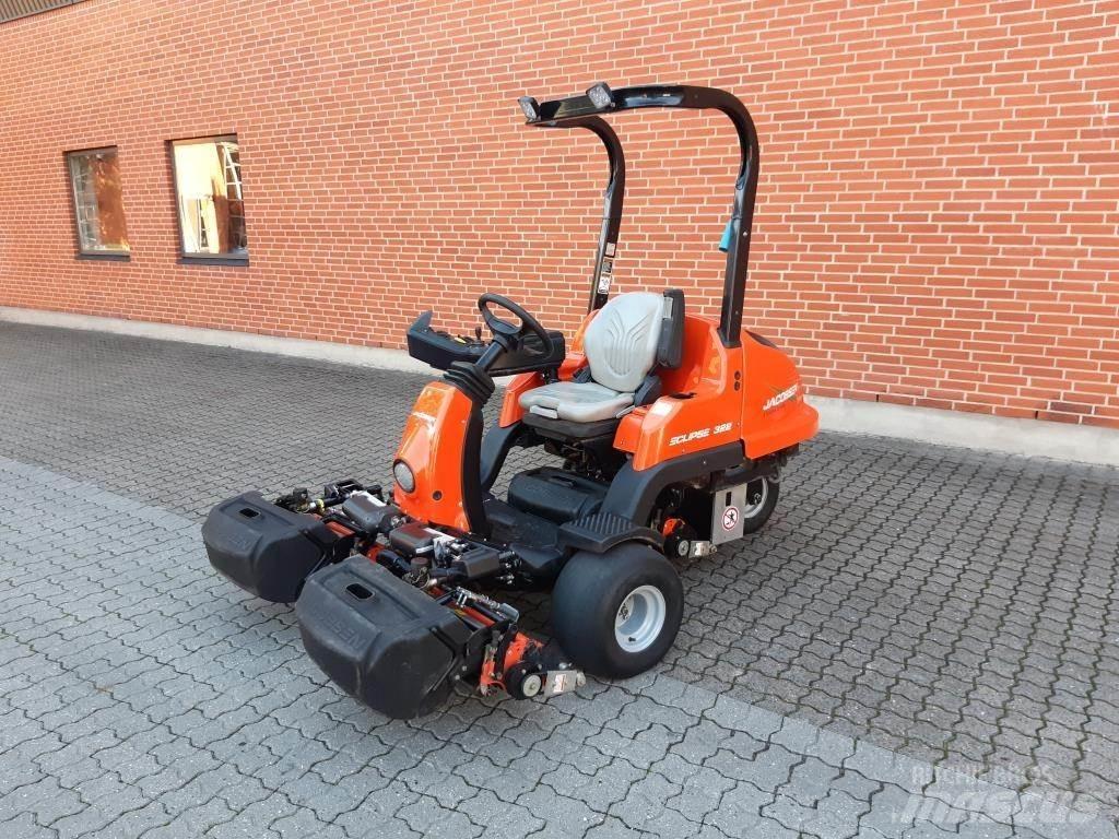 Jacobsen ECLIPS 322 Traktorske kosilice