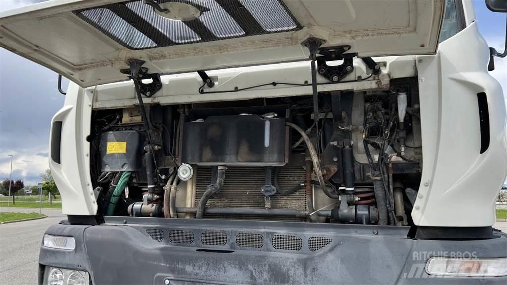 Astra HD8E 44.38 4x4 Kamioni cisterne