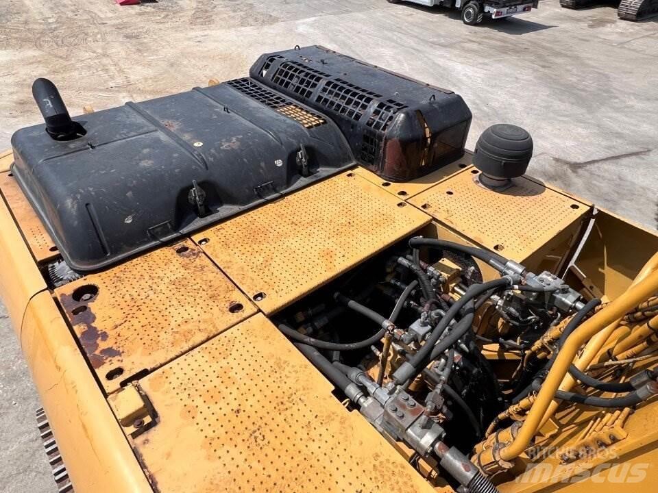 CAT 330D UHD Bageri guseničari