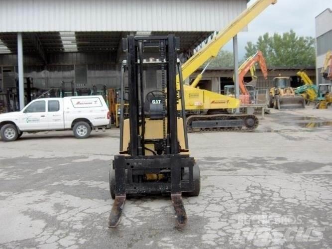 CAT M100D Električni viljuškari