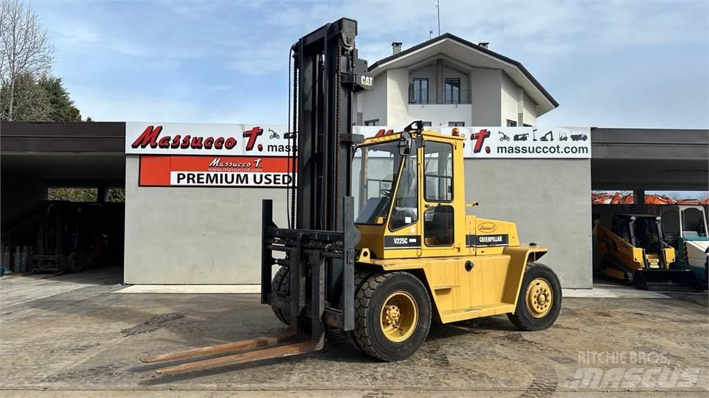 CAT V225C Dizelski viljuškari