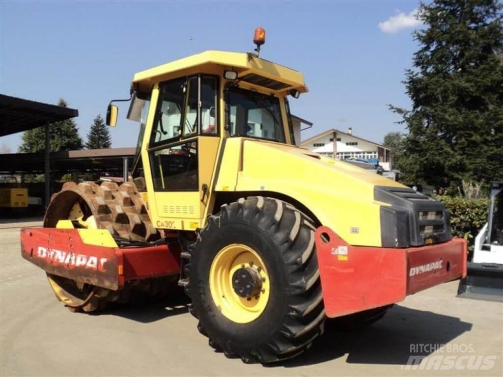 Dynapac CA302PD Nabijači zemlje