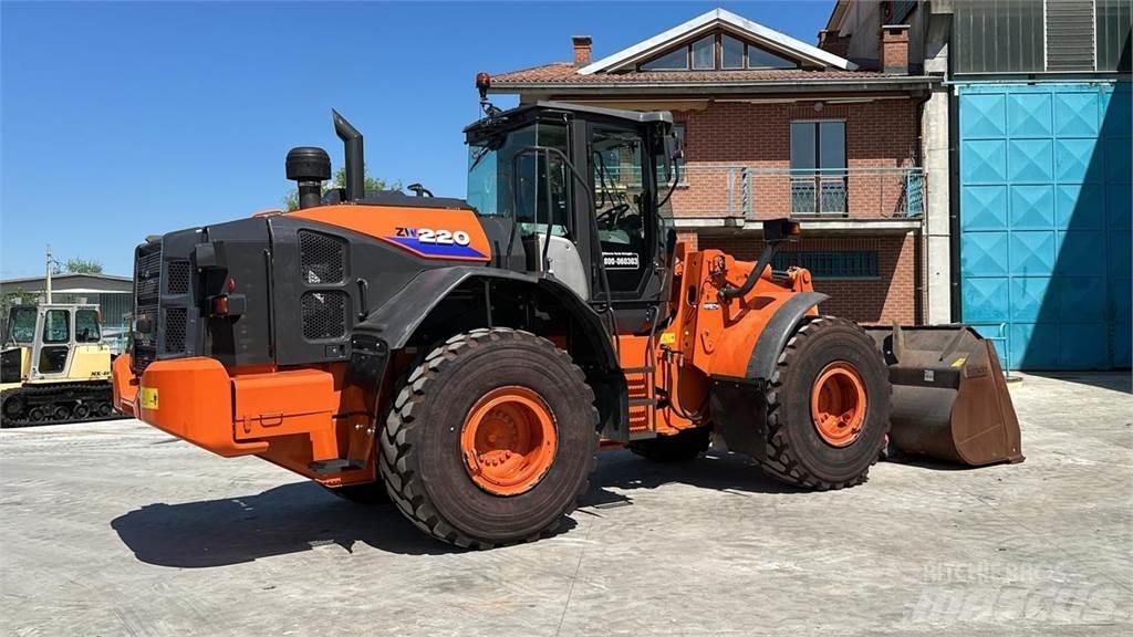 Hitachi ZW220-6 Utovarivači na točkove