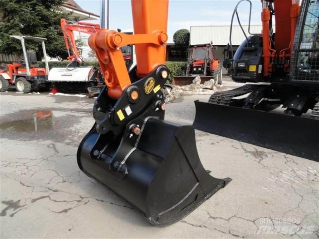 Hitachi ZX135 US-6 Bageri