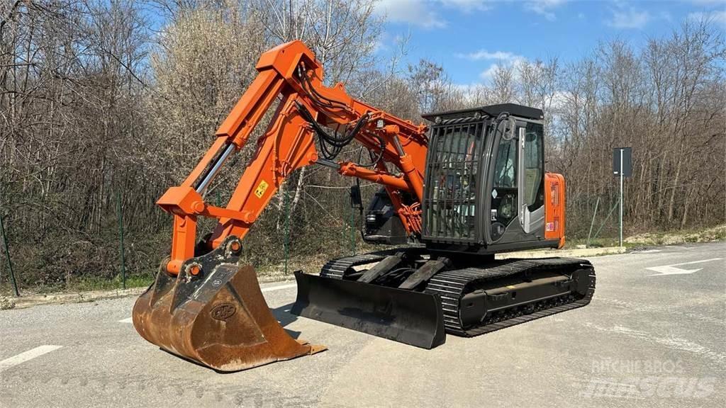 Hitachi ZX135US-3 Midi bageri 7t – 12t