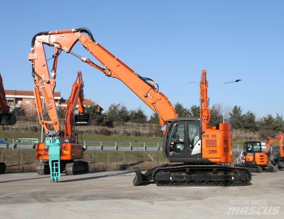 Hitachi ZX225USLC-6 Bageri guseničari