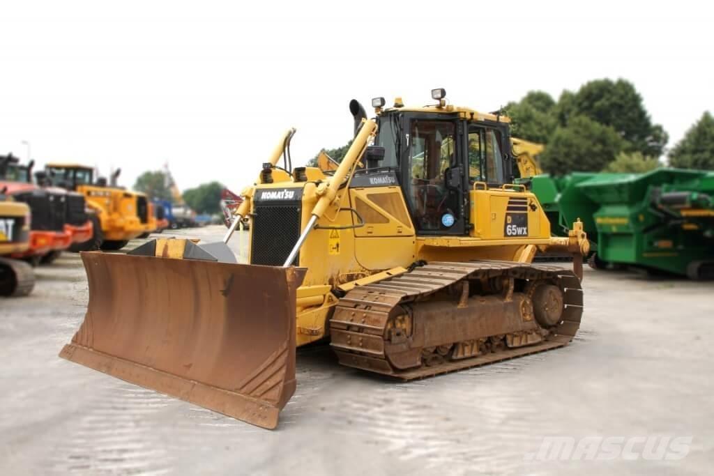 Komatsu D65WX-16 Buldožeri guseničari