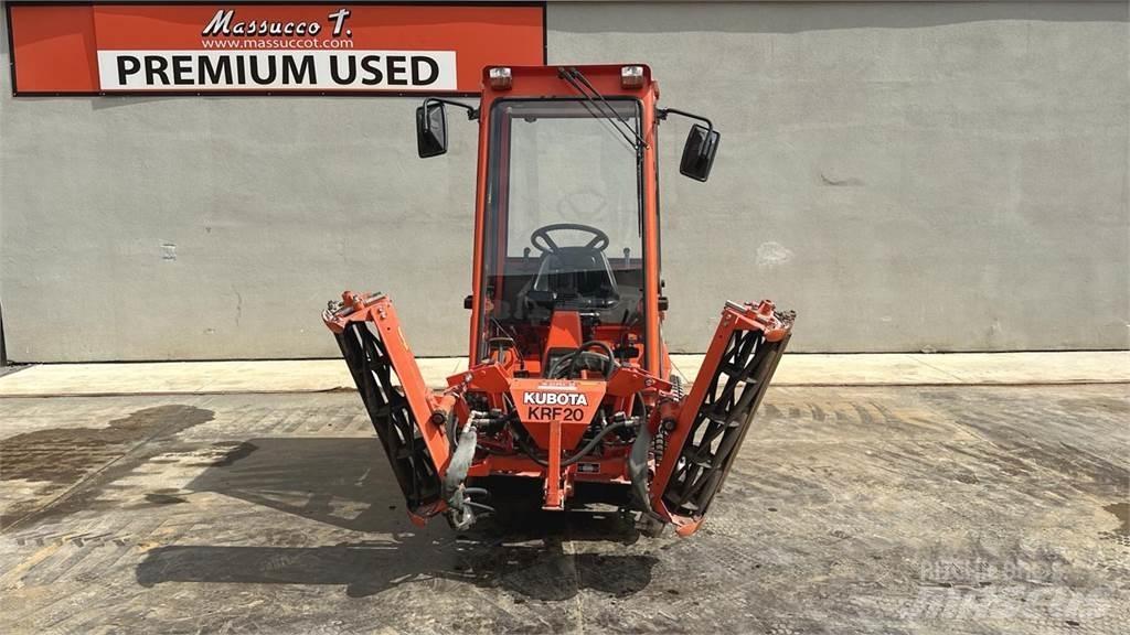 Kubota F2400 4X4 Snežne daske i plugovi