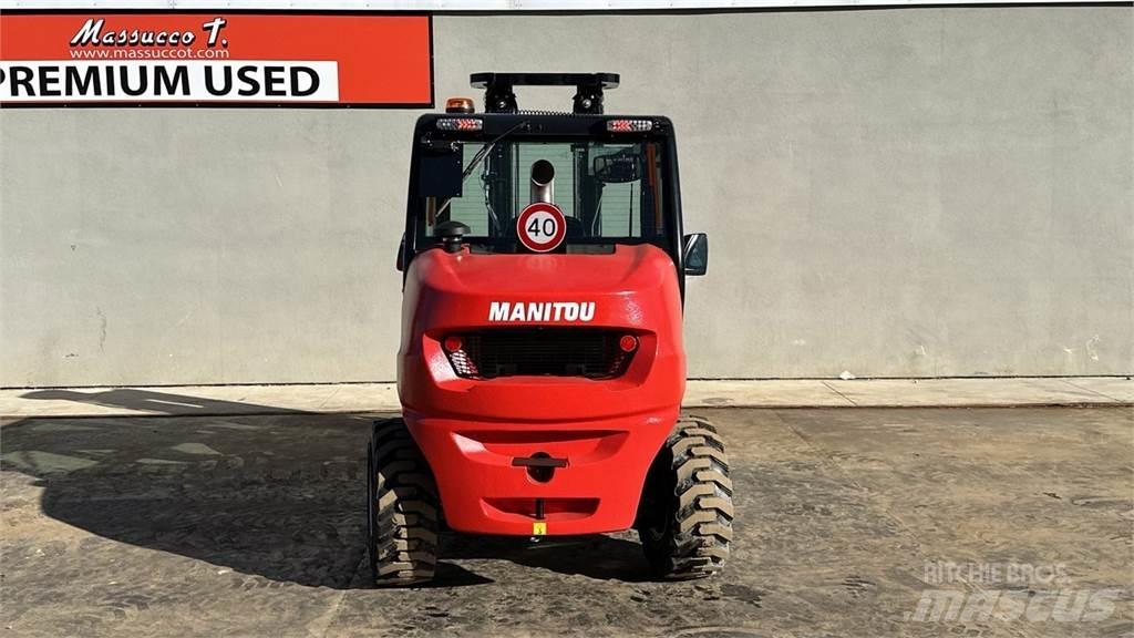 Manitou MC 30.4 4X4 Vanterenski viljuškar