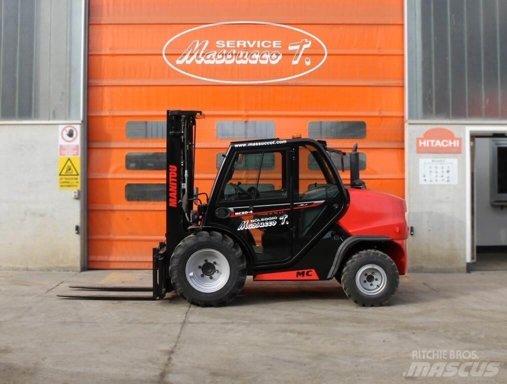 Manitou MC30-4 DK 4X4 Vanterenski viljuškar